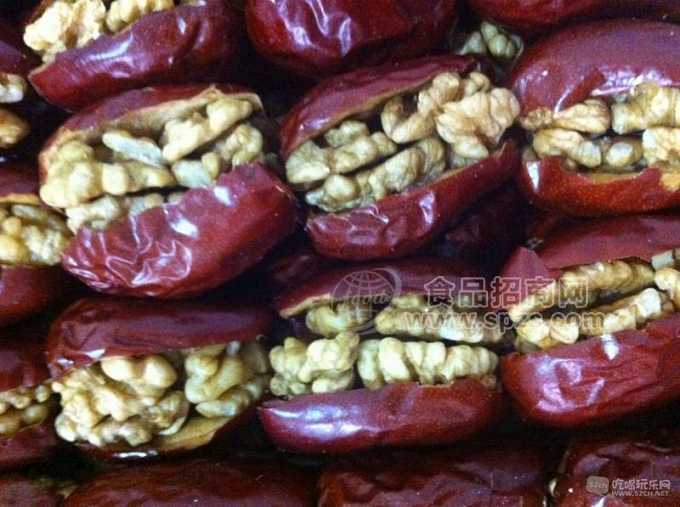 厂家批发供应枣夹核桃美脑枣可定制