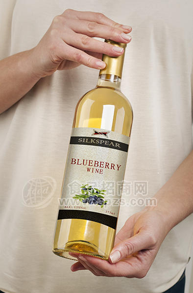 蓝莓酒纯发酵蓝莓酒冷萃发酵蓝莓酒375ml 15度蓝莓果酒招商定制