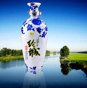 香玫园46度浓香型白酒纶城特曲