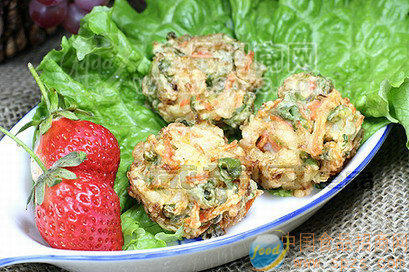 夹虾野菜球
