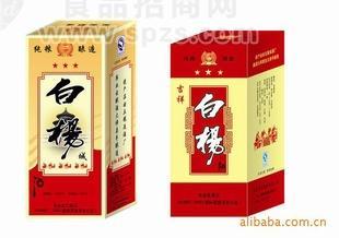 供應(yīng)凈重420ml的醇厚綿軟紅色白楊白酒