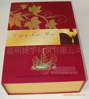 2011年春節(jié)雙支紅酒禮盒，紅色的喜慶，圖案的西化