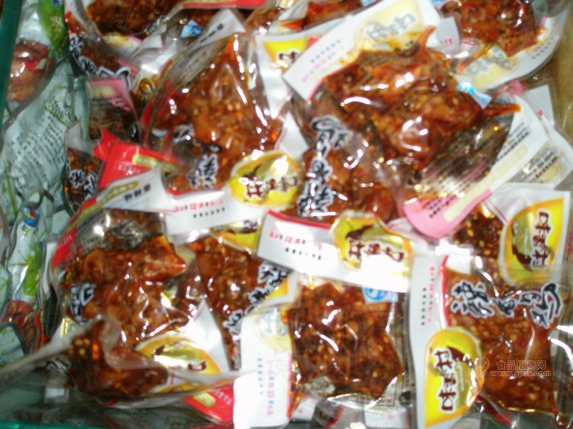 味香村辣香鸡，香辣味，烧烤味，一箱10斤