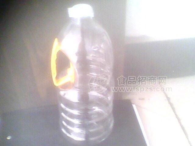 本公司生产各种塑料桶,塑料瓶坯,欢迎选购
