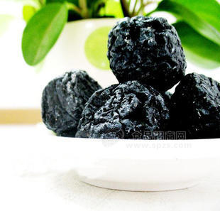 新疆特产乌梅 生津止渴 果实肥厚而核小 梅子 蜜饯 休闲食品