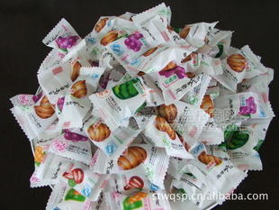 信得果牌脆皮鲜乳球糖