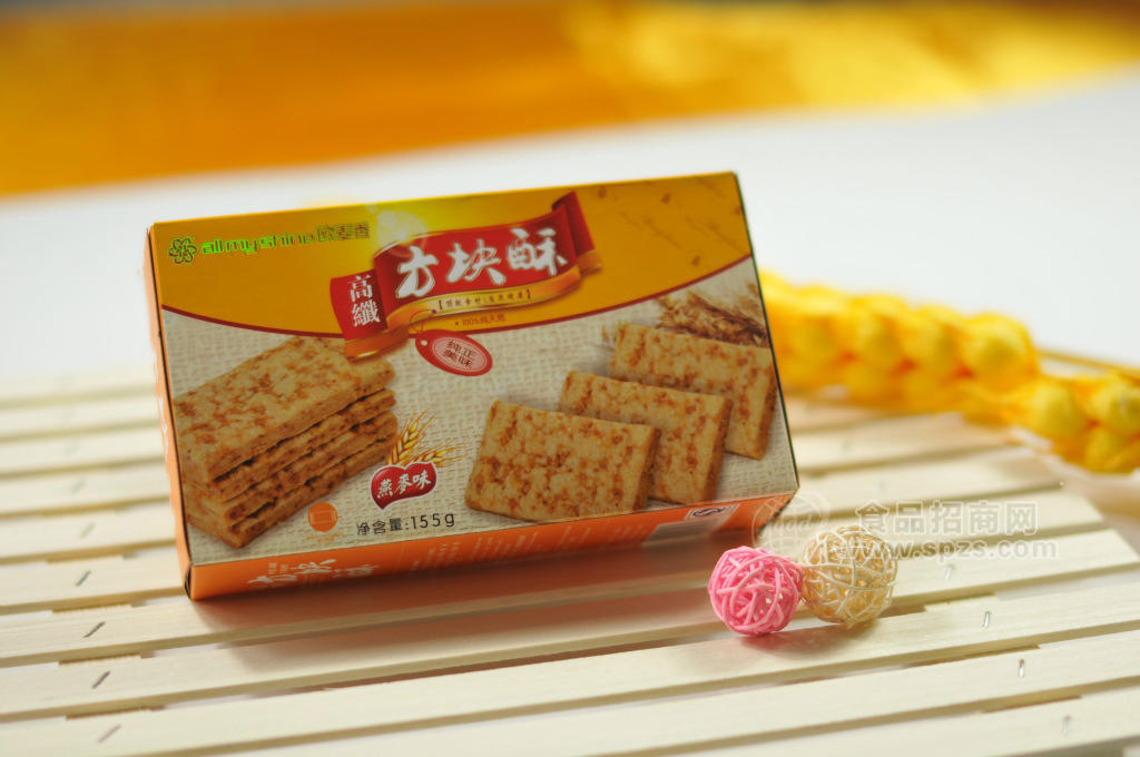 供应欧麦香155g方块酥 营养粗粮饱腹食品 千层酥饼干批发