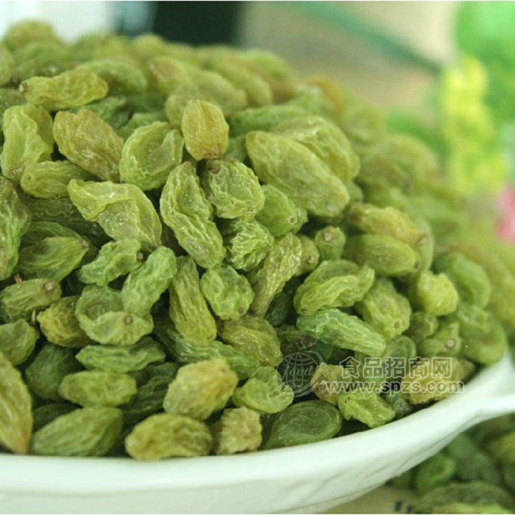 新疆特產(chǎn) 批發(fā)特級(jí)散裝葡萄干 原生態(tài)綠色食品 30斤/箱