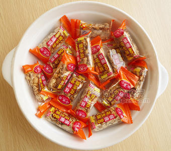 啵乐乐花生酥糖