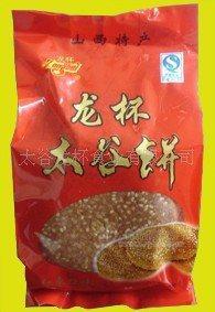 老傳統(tǒng)、新配方、不粘牙的龍杯太谷餅。