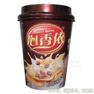 心香依咖啡杯装奶茶