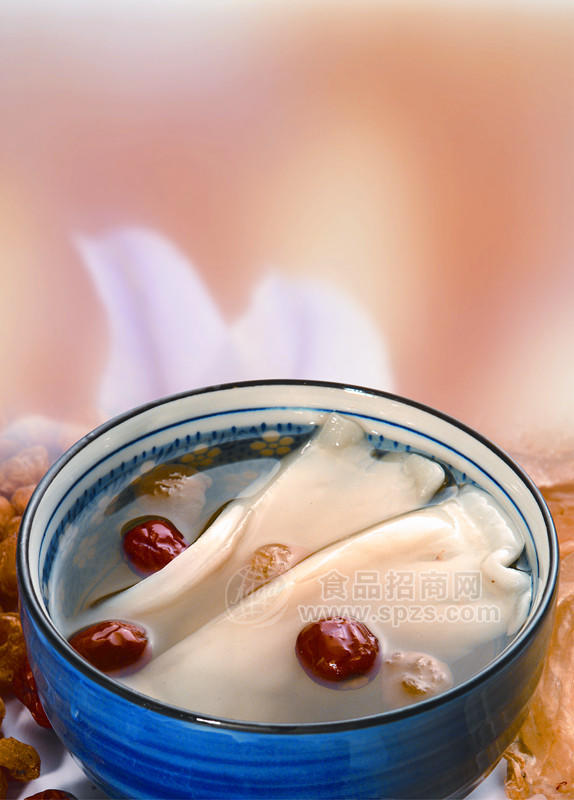 红枣桂圆炖花胶