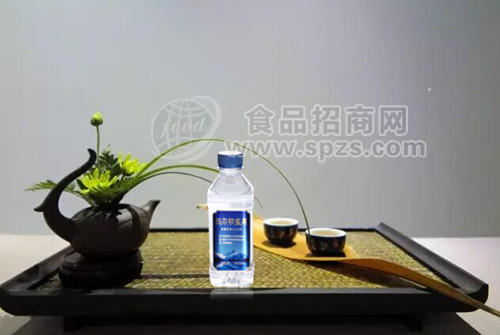 瑪爾欽圣泉（藍(lán)瓶）