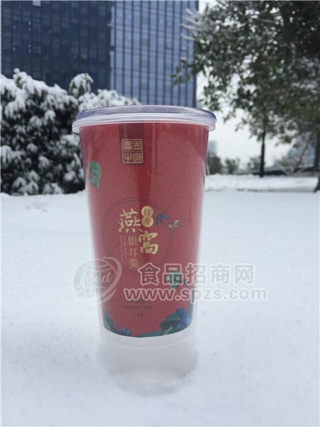 红枣燕窝银耳羹