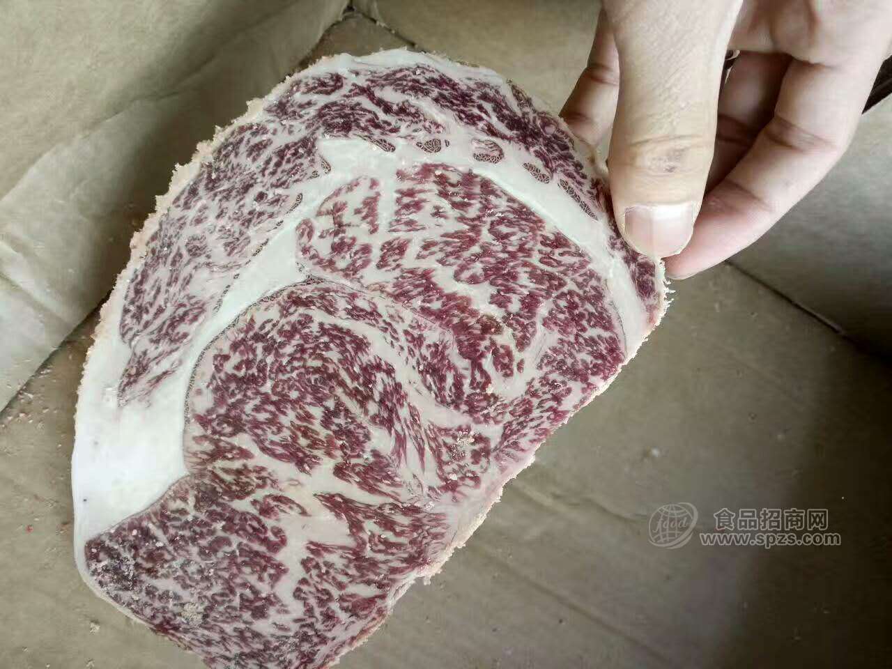 青岛进口牛肉价格，上脑牛柳批发，牛肚百叶蹄筋牛下货批发