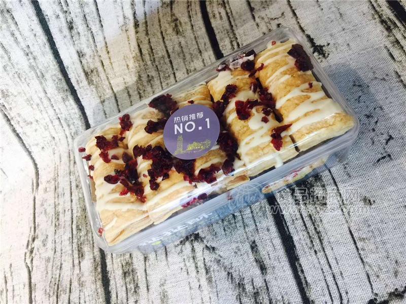 千层酥蔓越莓酥松塔