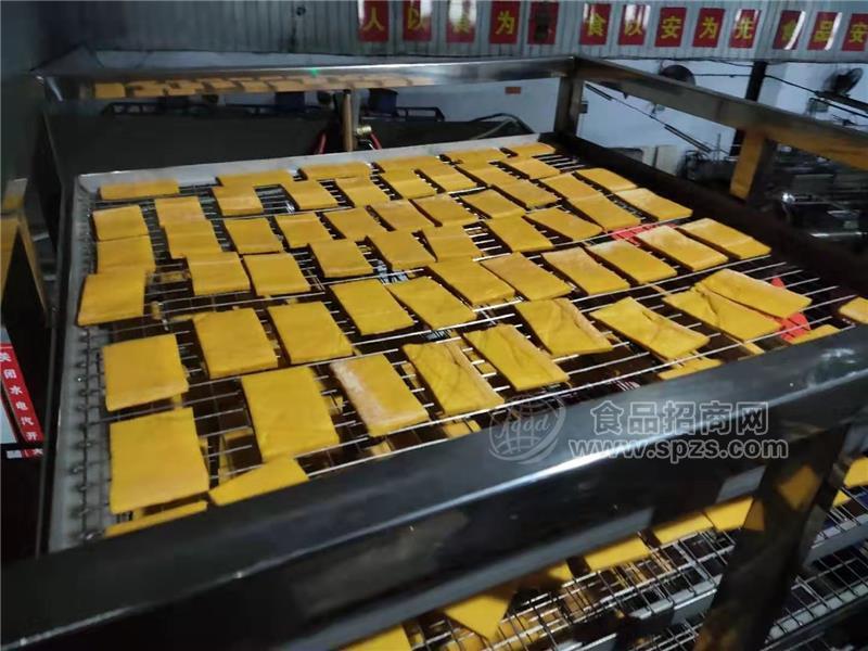 香干烘烤烟熏加工设备，100型豆腐干烘干机多少钱