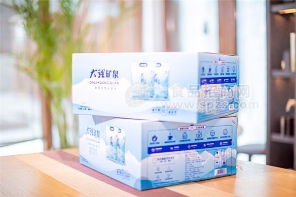 ·大理矿泉袋装水 