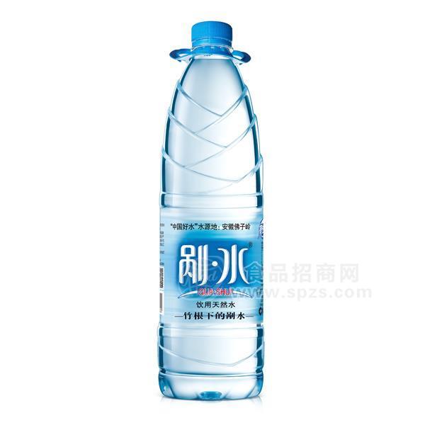 剮水山泉水飲用天然水招商飲用水代理1.5L