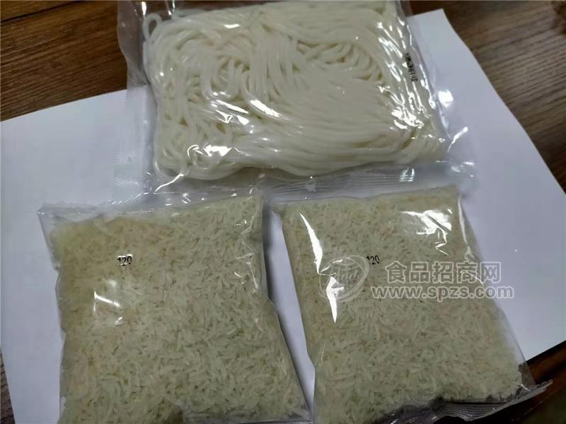 自热米饭包，冲泡米饭包，方便米粉包