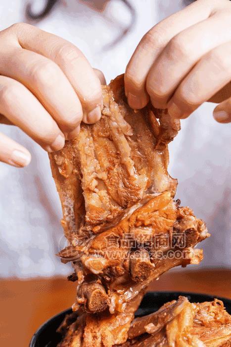 诱惑十足的辣骨饭，老汤鲜而不腻，醇香滋补，大人小孩都爱吃！