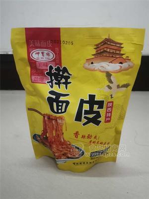 呷胃缘香辣擀面皮