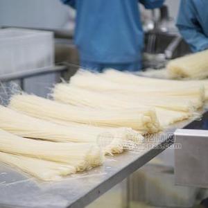 生產拌粉、螺螄粉、沙河粉、過橋米線、新疆炒米線等多種規(guī)格的米線（干米線、風味干米線、方便米線)招商