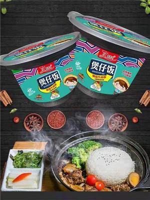 吉吉咔煲仔饭菌菇牛肉饭300