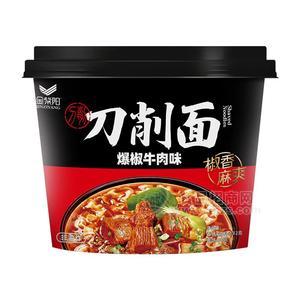 金紫陽非油炸刀削面爆椒牛肉味桶裝方便面132g