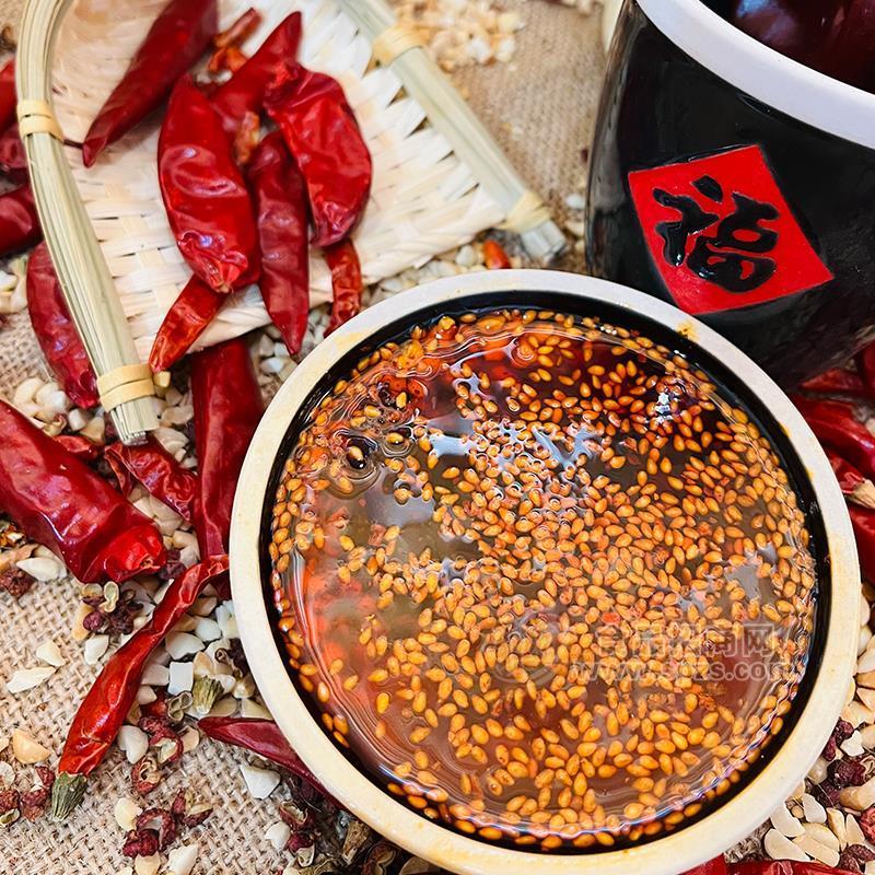 ·辣哄哄辣椒油调味品油辣椒油辣子厂家 