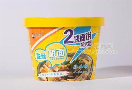 刁师傅酸辣拌面 2块面饼桶装面