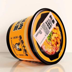 和寨紅油麻醬味小酥肉砂鍋面方便食品桶裝招商