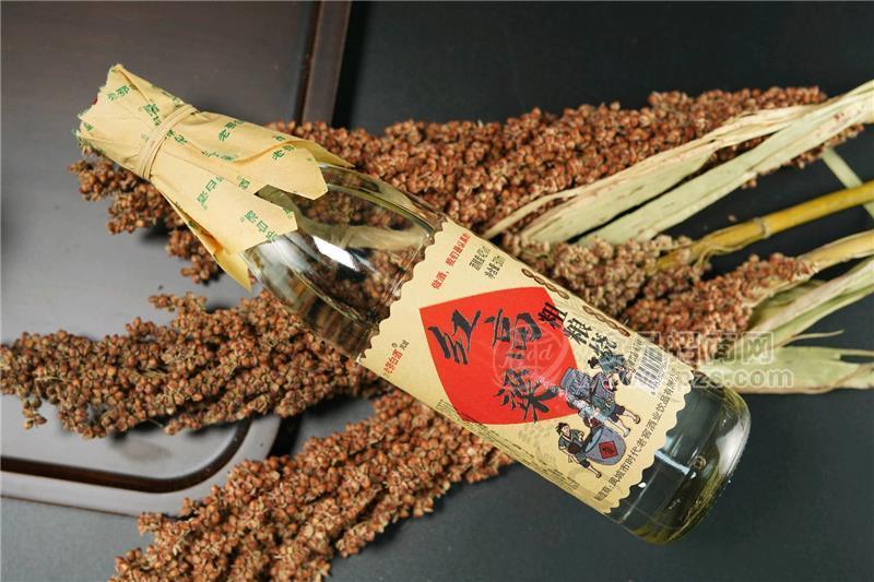 老鄂白酒红高粱粗粮酒
