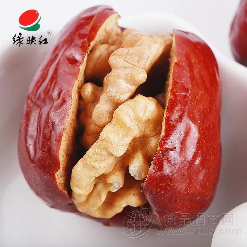 绿映红枣夹核桃休闲零食