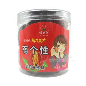 绿映红骏枣夹核桃罐装220克