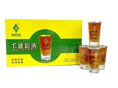 鳳君山毛桃根酒杯裝白酒招商