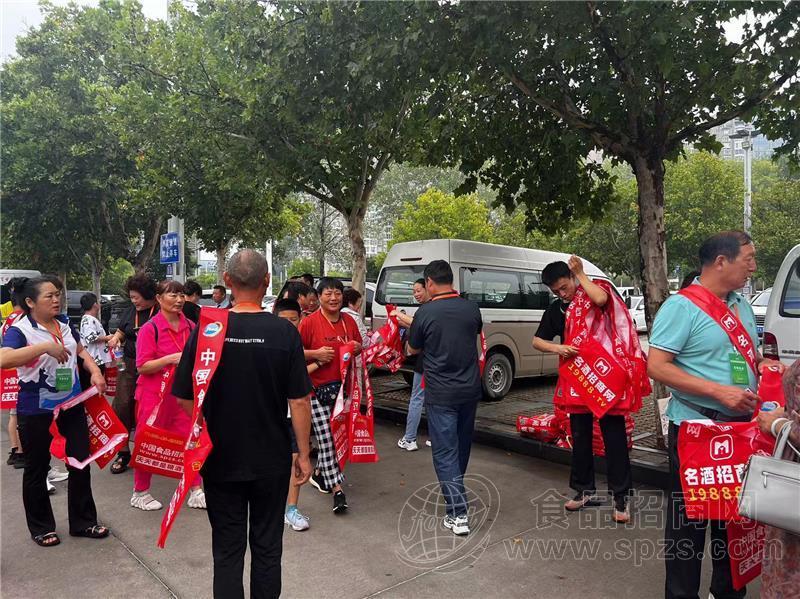 免费发放便携袋，方便经销商参展