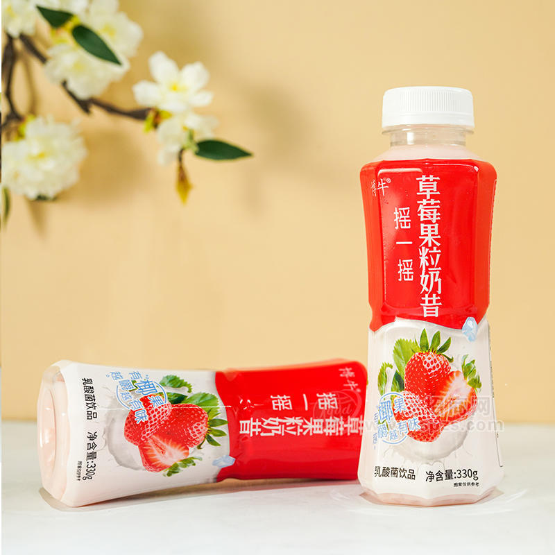 博牛草莓果粒奶昔乳酸菌飲品瓶裝招商330g