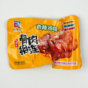 休息日香辣鸡块骨肉相连香辣味休闲食品袋装招商30g