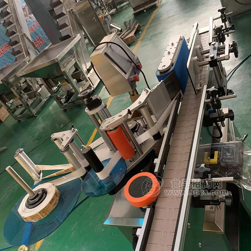 双面贴标机 多功能贴标机 济南天鲁糖浆瓶贴标机