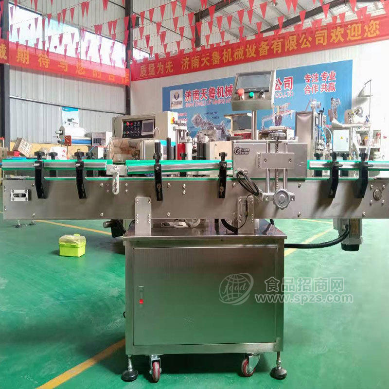 天鲁酱油瓶贴标机械 济南调料瓶玻璃瓶贴标机