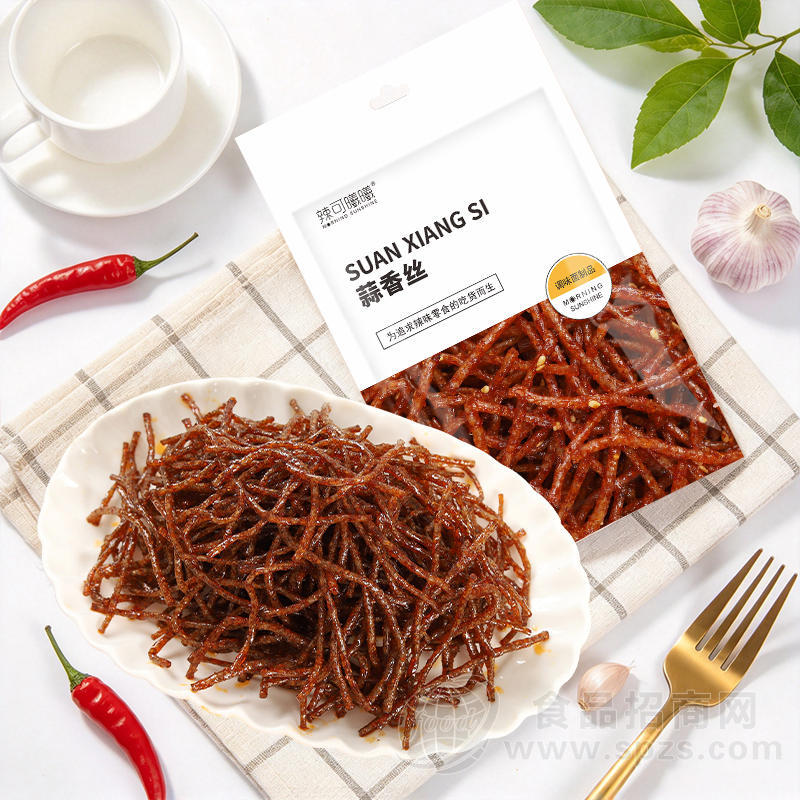 辣可曦曦经典系列蒜香丝调味面制品92克辣丝辣条